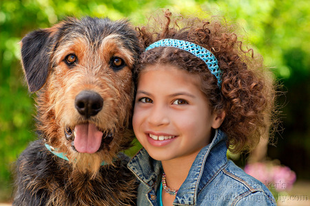 This dog was The Old Navy in TV commercials, now doing children's shoe ads...
